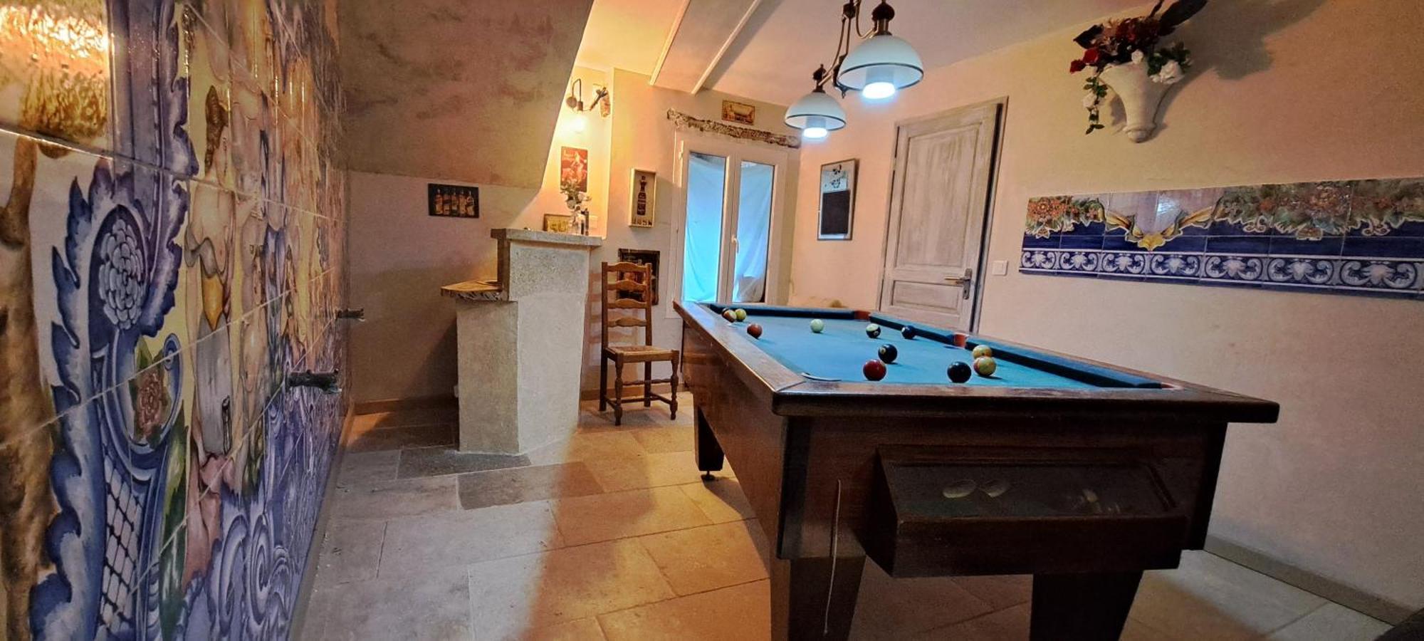 Chez Maxime Apartment Fraissinet-de-Fourques Екстериор снимка